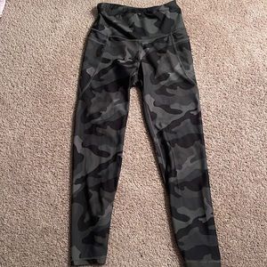 Old navy green camo leggings